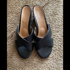 Women Vionic Lorne pumps size 11